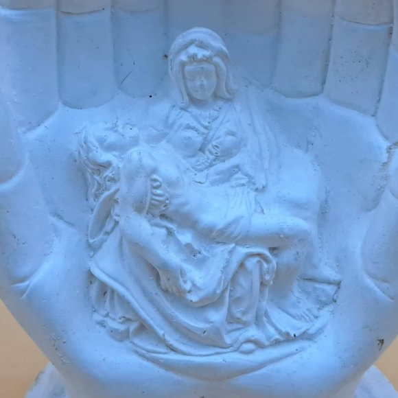 Vintage Plaster Statue of The PIeta In Hand - Picture 8 of 10
